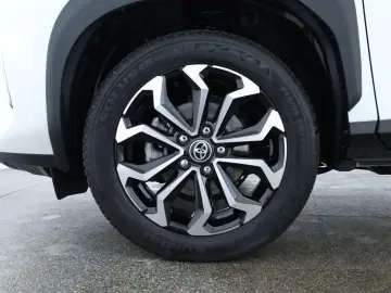 TOYOTA Yaris Cross Hybrid Teamplayer LED Nav SitzHZ Kam