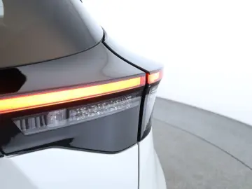 TOYOTA Yaris Cross Hybrid Teamplayer LED Nav SitzHZ Kam