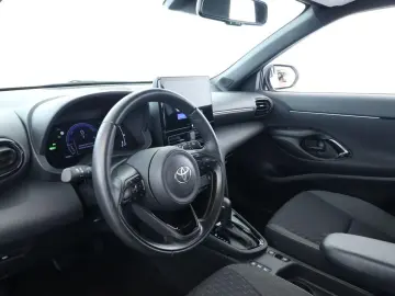 TOYOTA Yaris Cross Hybrid Teamplayer LED Nav SitzHZ Kam
