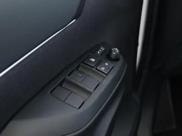 TOYOTA Yaris Cross Hybrid Teamplayer LED Nav SitzHZ Kam