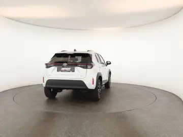 TOYOTA Yaris Cross Hybrid Teamplayer LED Nav SitzHZ Kam