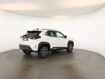 TOYOTA Yaris Cross Hybrid Teamplayer LED Nav SitzHZ Kam