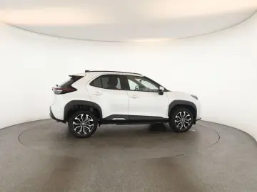 TOYOTA Yaris Cross Hybrid Teamplayer LED Nav SitzHZ Kam