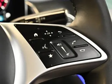 MERCEDES-BENZ GLC 300 e 4M Avantgarde Premium AHK LE…