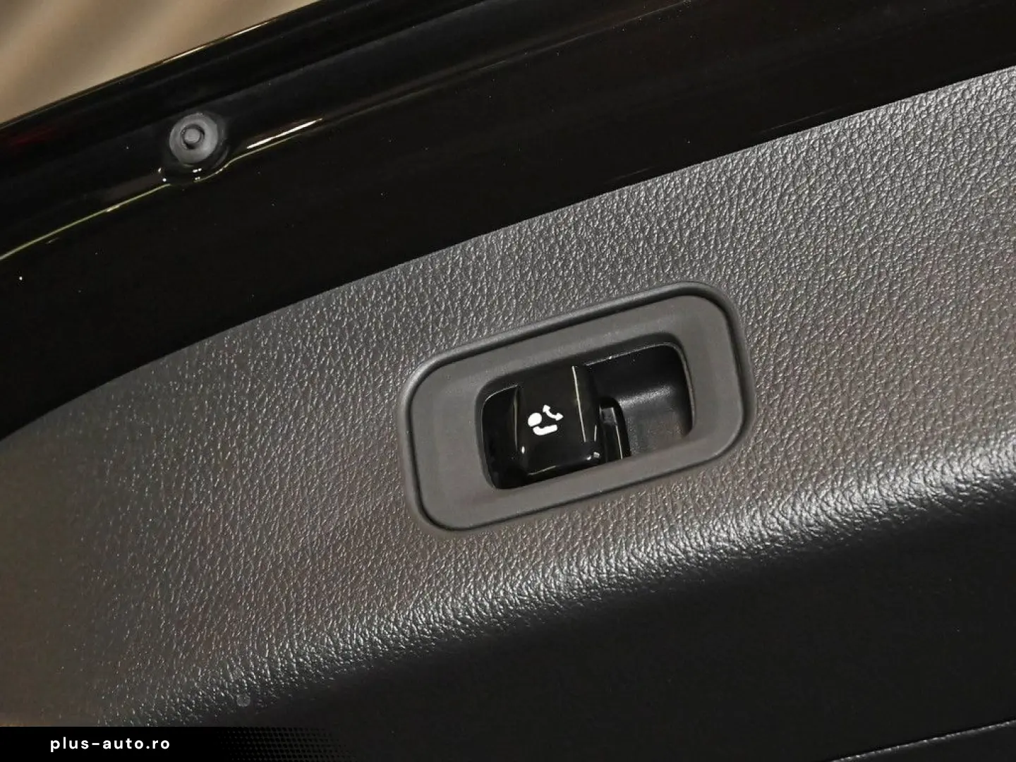 MERCEDES-BENZ GLC 300 e 4M Avantgarde Premium AHK LE&hellip;