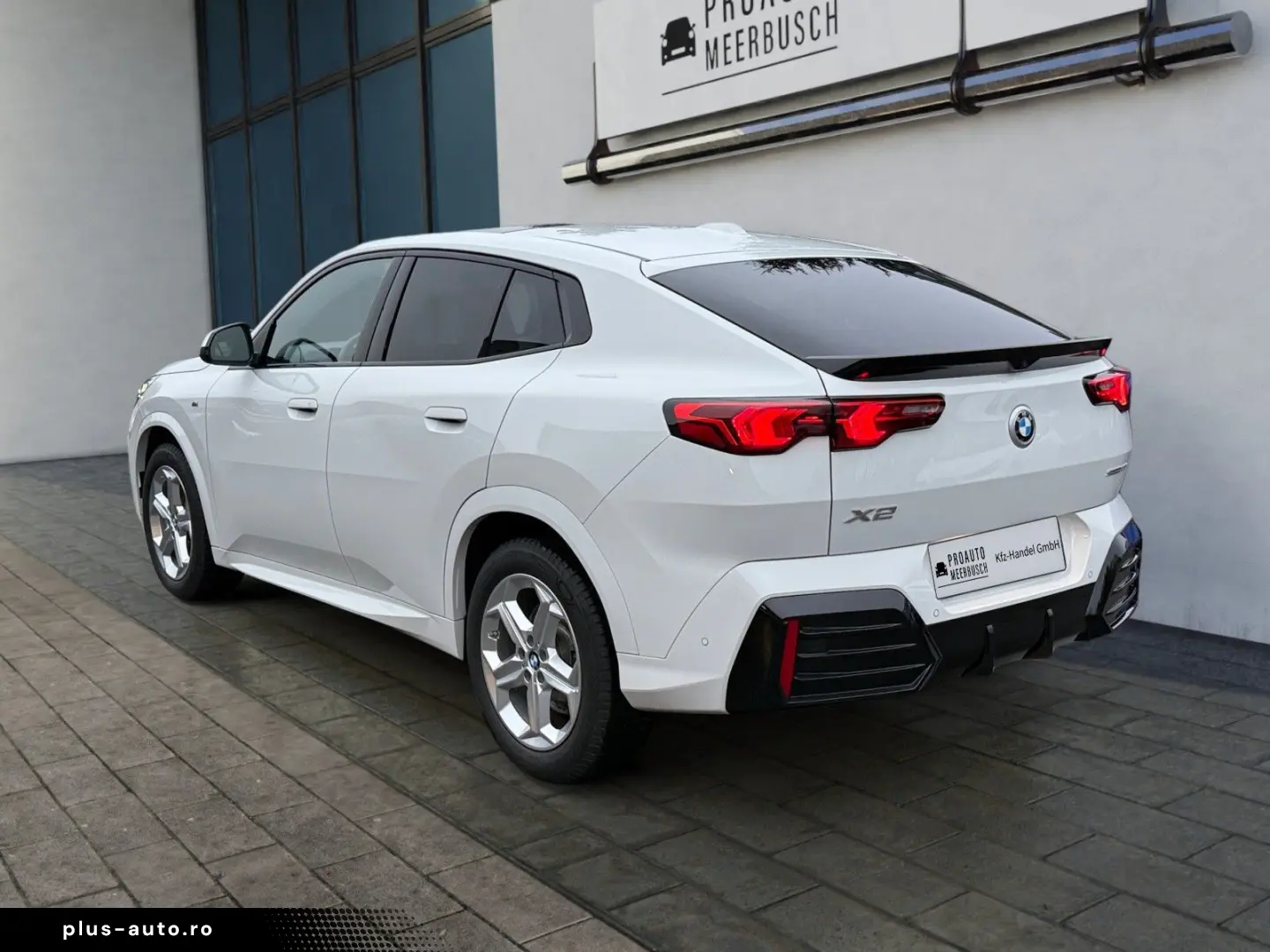 BMW X2 20i sDrive M Sport AHK MMRY PANO H&K PRKASSIS