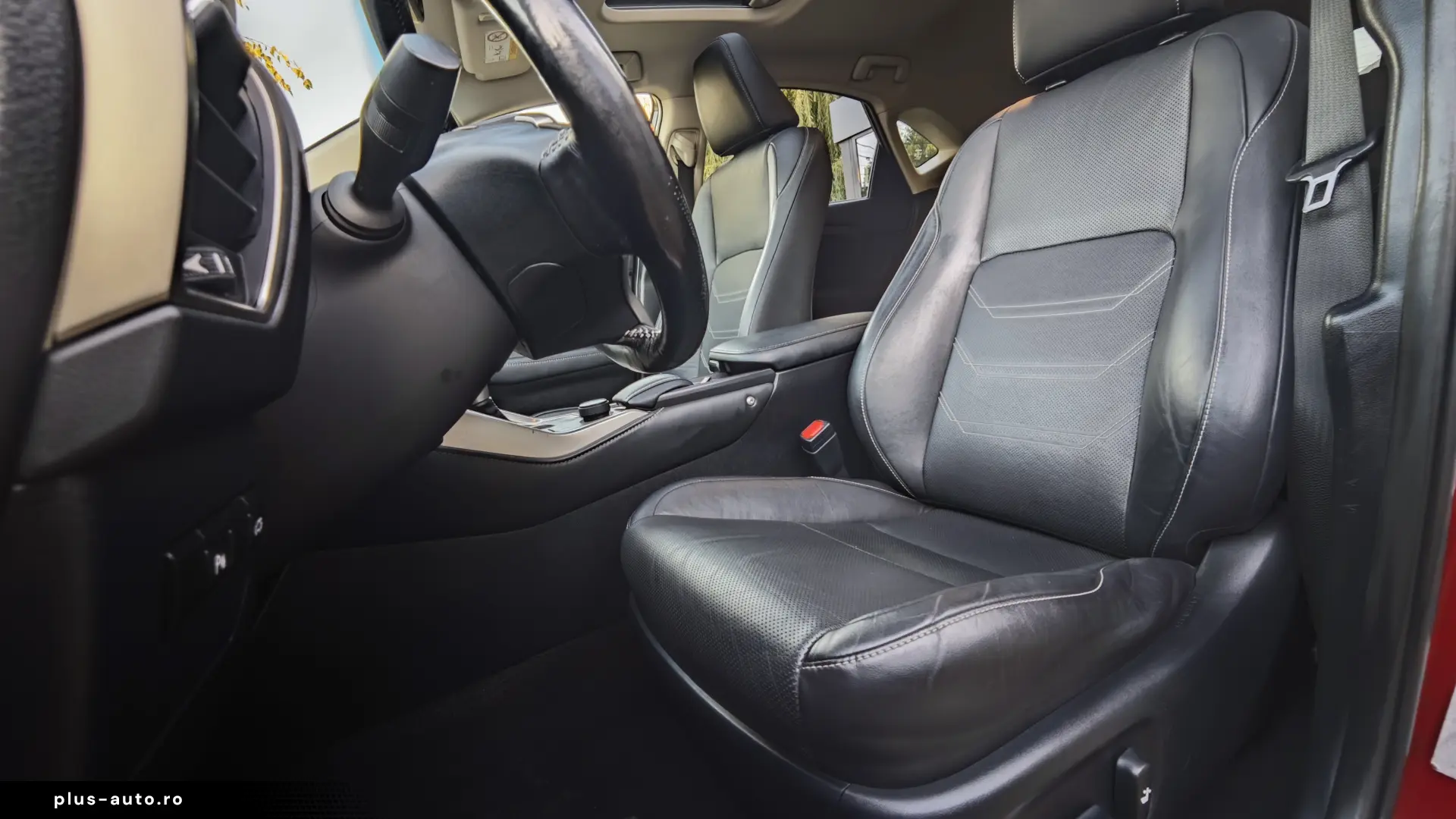 Lexus NX 300h Hybrid e-Four e-CVT