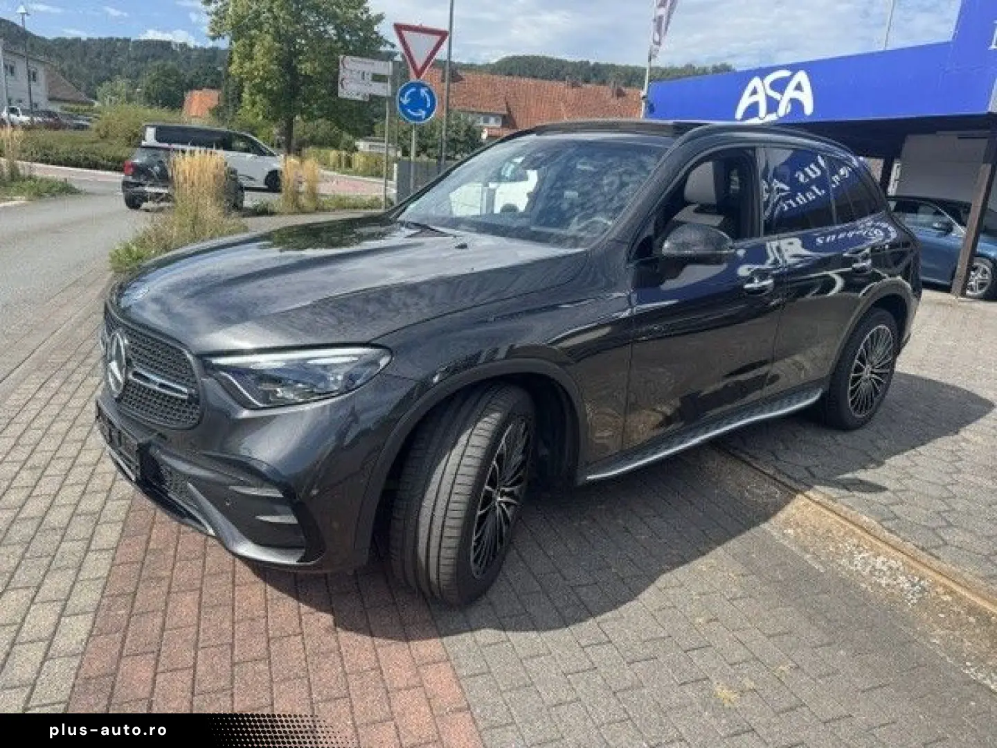 MERCEDES-BENZ GLC 220 d 4 M AMG 20Zoll Night Distron&hellip;
