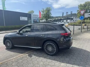 MERCEDES-BENZ GLC 220 d 4 M AMG 20Zoll Night Distron…