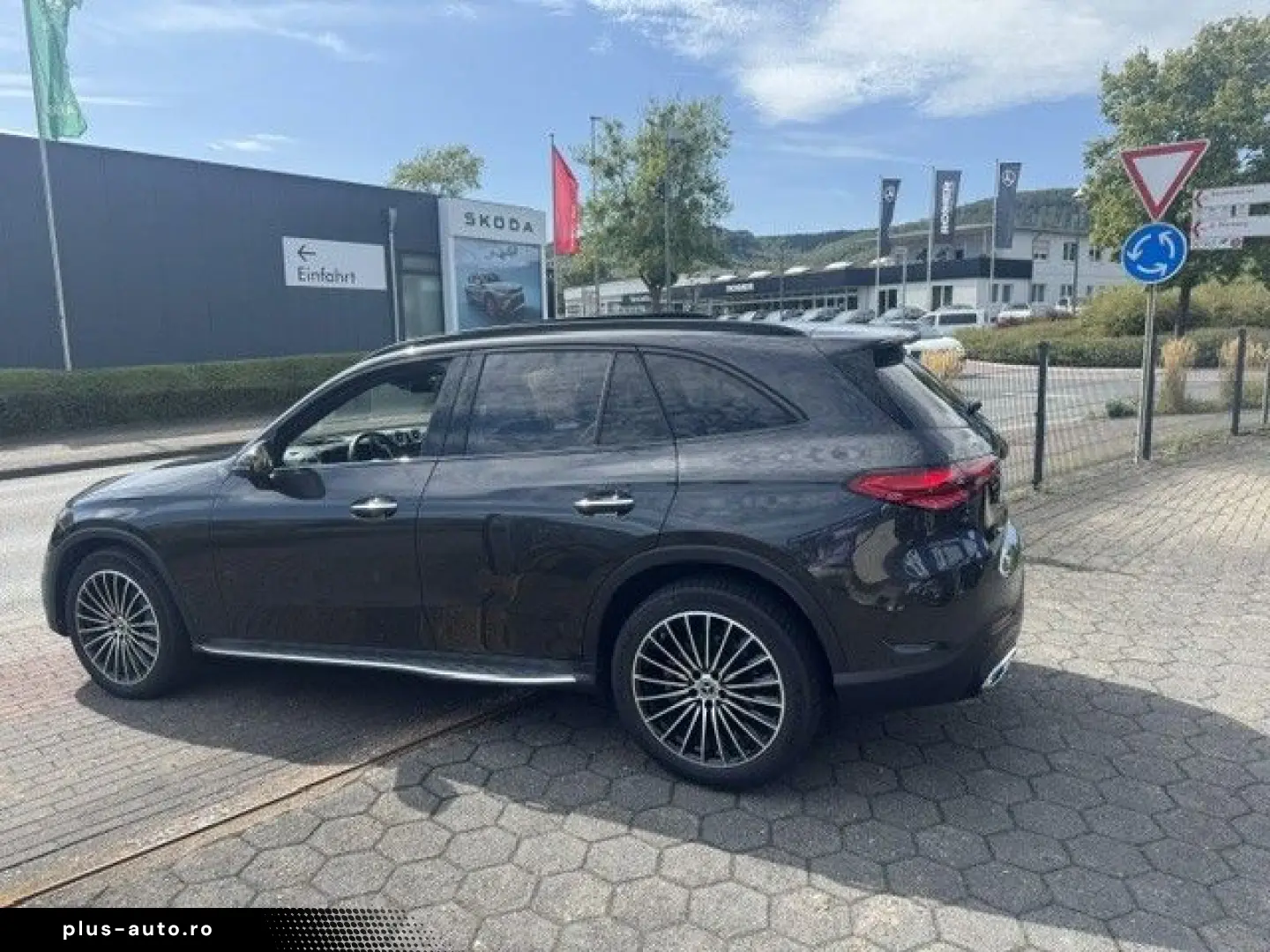 MERCEDES-BENZ GLC 220 d 4 M AMG 20Zoll Night Distron&hellip;