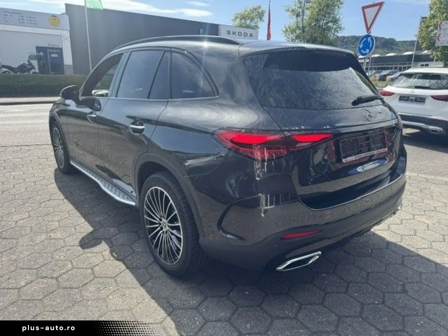 MERCEDES-BENZ GLC 220 d 4 M AMG 20Zoll Night Distron&hellip;