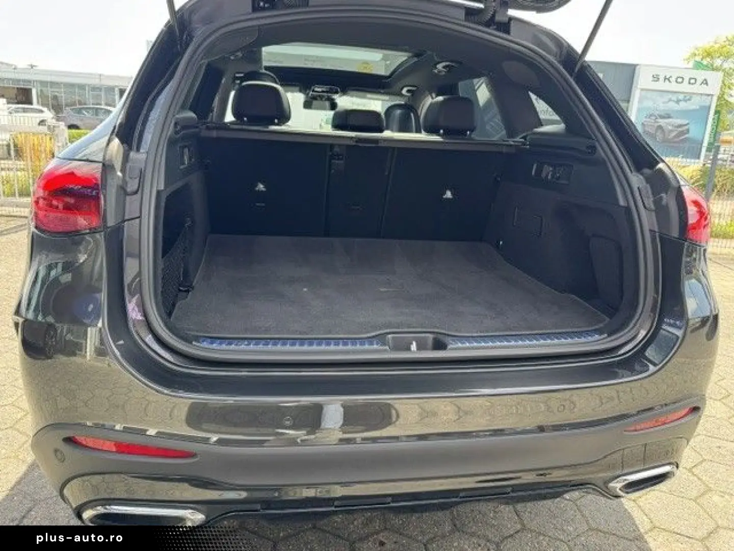 MERCEDES-BENZ GLC 220 d 4 M AMG 20Zoll Night Distron&hellip;