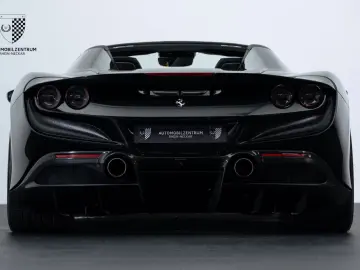 FERRARI F8 Spider NOVITEC Passenger Lift PPF Garantie