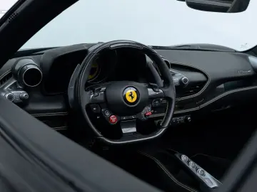 FERRARI F8 Spider NOVITEC Passenger Lift PPF Garantie