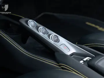 FERRARI F8 Spider NOVITEC Passenger Lift PPF Garantie