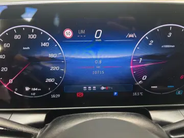 MERCEDES-BENZ GLC 300 d 4M AMG NIGHT PANORAMA MEMORY AHK 360