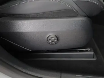 MERCEDES-BENZ GLC 300 d 4M AMG Premium  HUD AHK Airm…