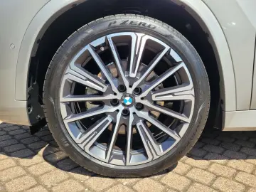 BMW X1 23 d xDrive M Sport AHK HUD 360 Kamera H&K