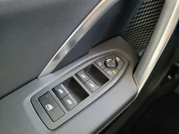 BMW X1 23 d xDrive M Sport AHK HUD 360 Kamera H&K