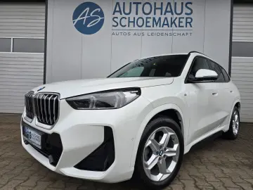 BMW X1 18i sDrive M Sport Pano RFK ACC H&K el-Sitze