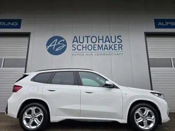 BMW X1 18i sDrive M Sport Pano RFK ACC H&K el-Sitze