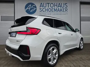 BMW X1 18i sDrive M Sport Pano RFK ACC H&K el-Sitze