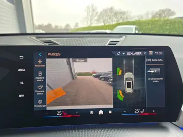 BMW X1 18i sDrive M Sport Pano RFK ACC H&K el-Sitze