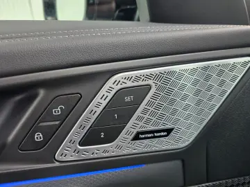 BMW X1 18i sDrive M Sport Pano RFK ACC H&K el-Sitze
