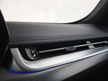 BMW X1 18i sDrive M Sport Pano RFK ACC H&K el-Sitze
