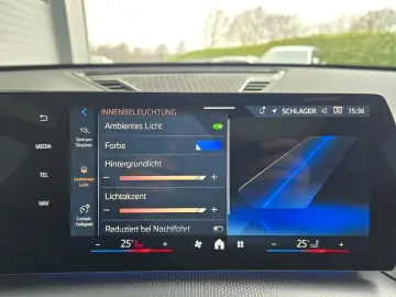 BMW X1 18i sDrive M Sport Pano RFK ACC H&K el-Sitze
