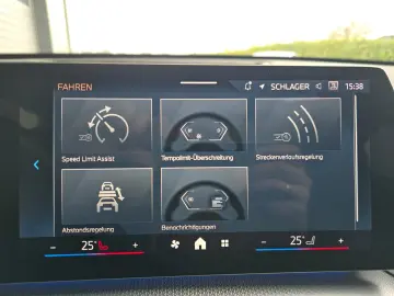 BMW X1 18i sDrive M Sport Pano RFK ACC H&K el-Sitze