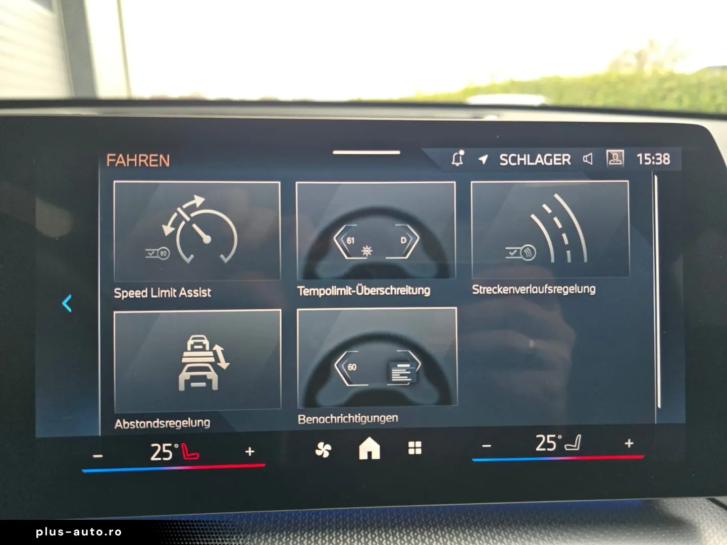 BMW X1 18i sDrive M Sport Pano RFK ACC H&K el-Sitze