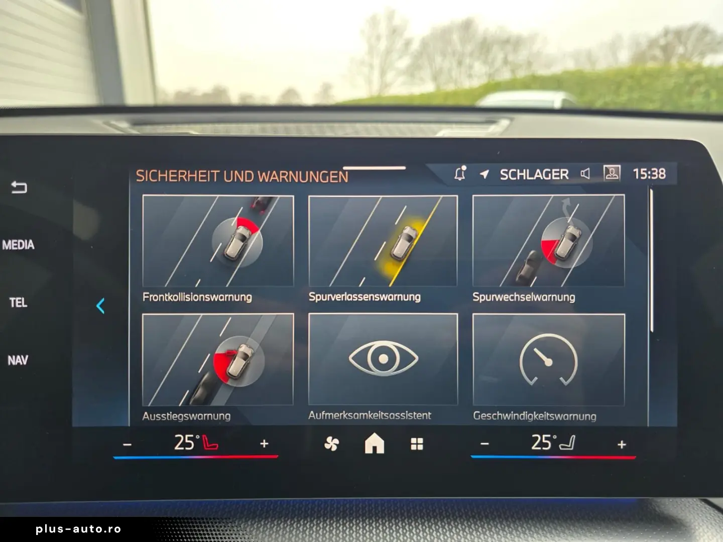 BMW X1 18i sDrive M Sport Pano RFK ACC H&K el-Sitze