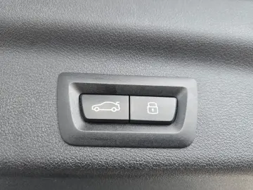 BMW X1 18i sDrive M Sport Pano RFK ACC H&K el-Sitze