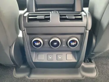 LAND ROVER Defender 110 D300 X-Dynamic HSE 22  HUD Standhei