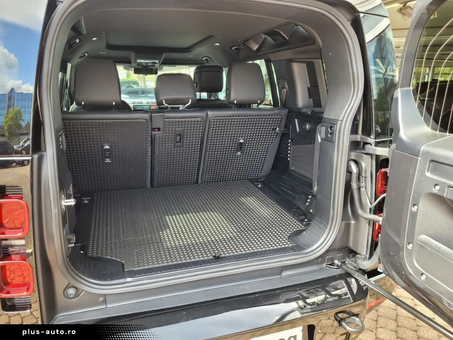 LAND ROVER Defender 110 D300 X-Dynamic HSE 22  HUD Standhei