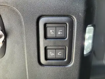 LAND ROVER Defender 110 D300 X-Dynamic HSE 22  HUD Standhei