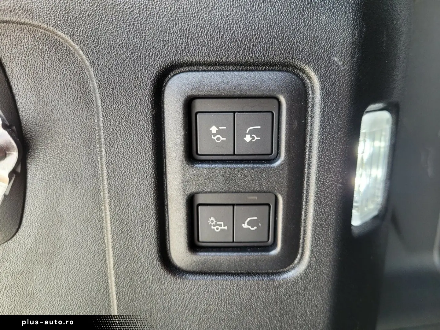 LAND ROVER Defender 110 D300 X-Dynamic HSE 22  HUD Standhei