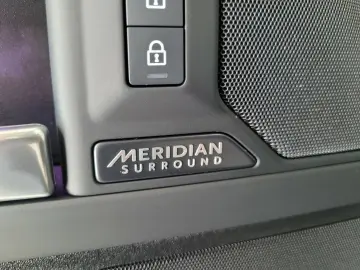 LAND ROVER Defender 110 D300 X-Dynamic HSE 22  HUD Standhei