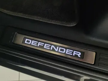 LAND ROVER Defender 110 D300 X-Dynamic HSE 22  HUD Standhei