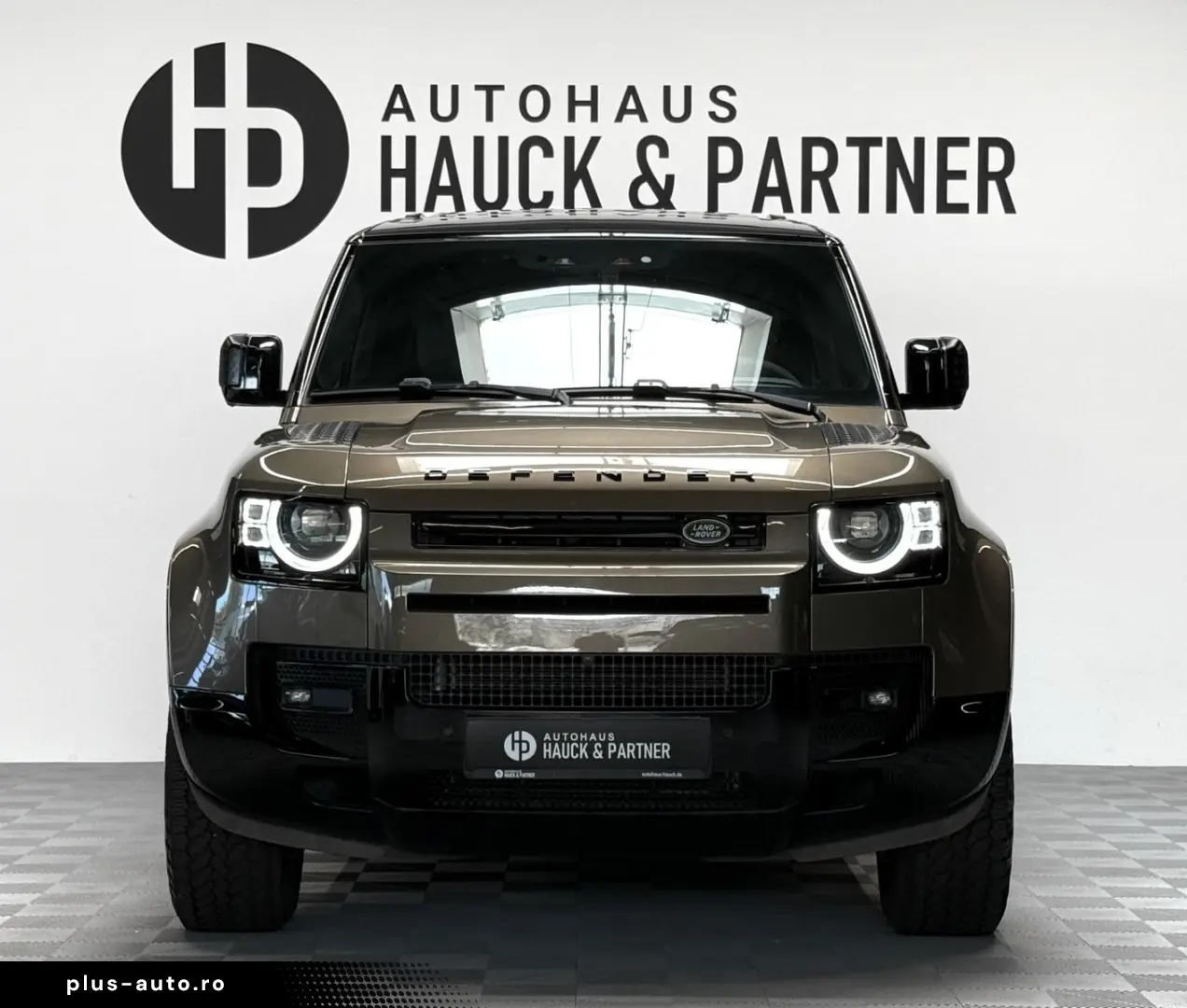 LAND ROVER Defender D300 110 X-Dynamic HSE AHK Pano Matrix