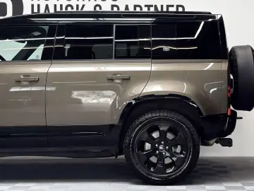 LAND ROVER Defender D300 110 X-Dynamic HSE AHK Pano Matrix