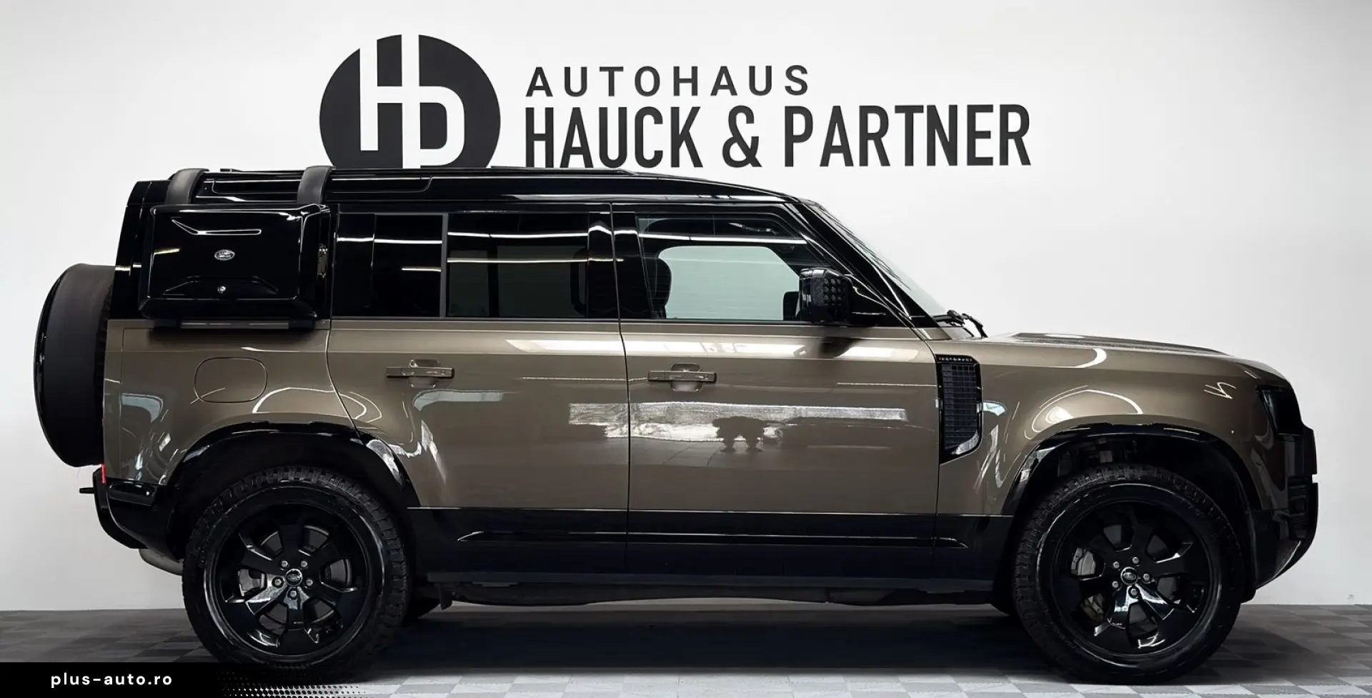LAND ROVER Defender D300 110 X-Dynamic HSE AHK Pano Matrix