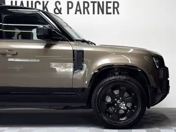 LAND ROVER Defender D300 110 X-Dynamic HSE AHK Pano Matrix