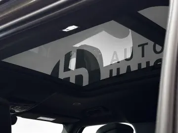 LAND ROVER Defender D300 110 X-Dynamic HSE AHK Pano Matrix
