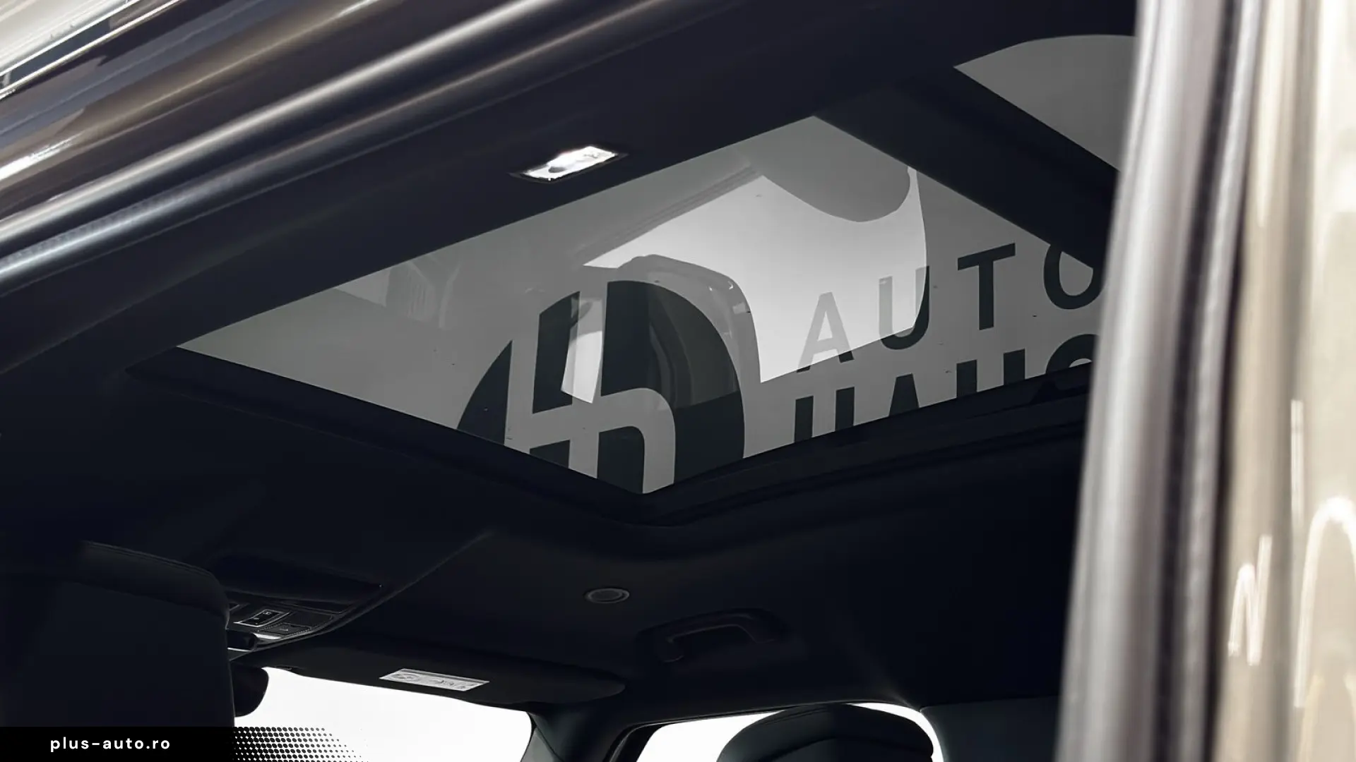LAND ROVER Defender D300 110 X-Dynamic HSE AHK Pano Matrix