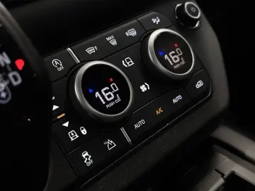 LAND ROVER Defender D300 110 X-Dynamic HSE AHK Pano Matrix