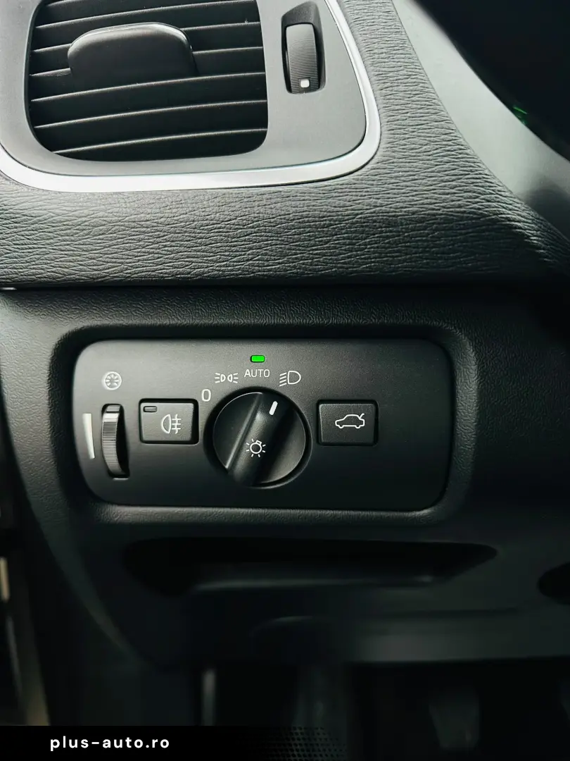 VOLVO V40 2018 2.0D E6 Garantie 12 Luni Rate Avans 0 Doar Cu