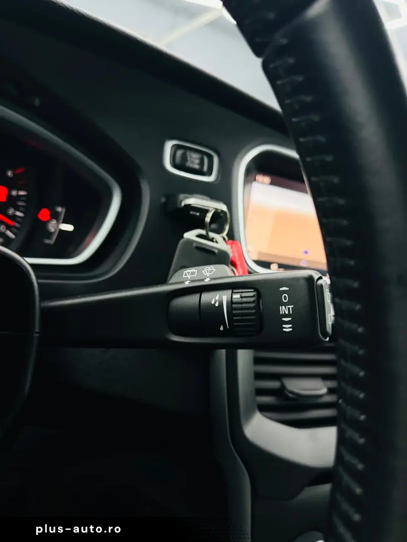 VOLVO V40 2018 2.0D E6 Garantie 12 Luni Rate Avans 0 Doar Cu