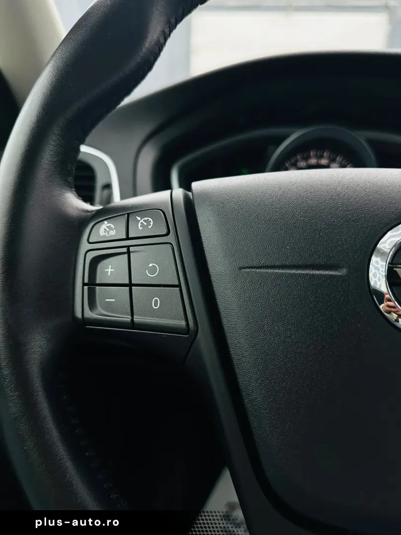 VOLVO V40 2018 2.0D E6 Garantie 12 Luni Rate Avans 0 Doar Cu